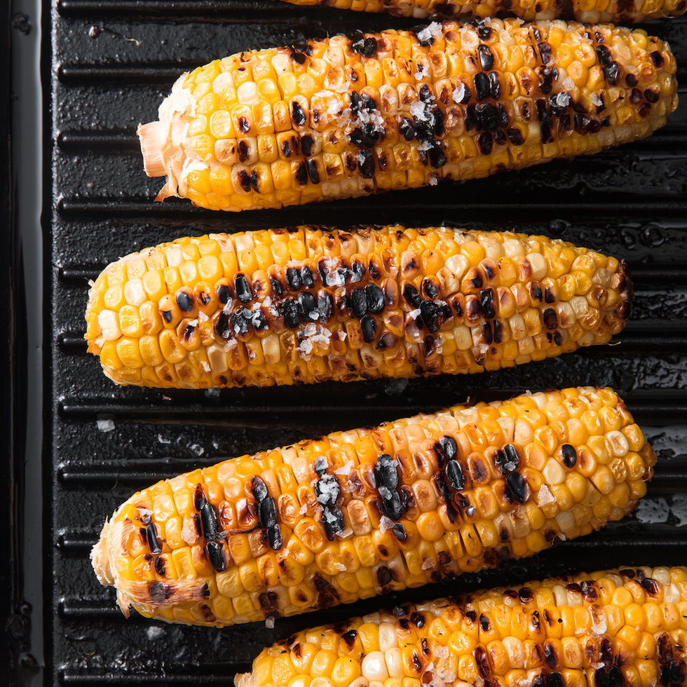 food, cuisine, corn on the cob, sweet corn, barbecue, grilling, dish, barbecue grill, vegetable, corn on the cob,