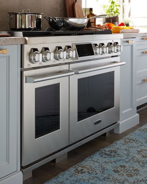 Countertop, Kitchen, Major appliance, Room, Home appliance, Stove, Gas stove, Kitchen stove, Furniture, Cabinetry, 