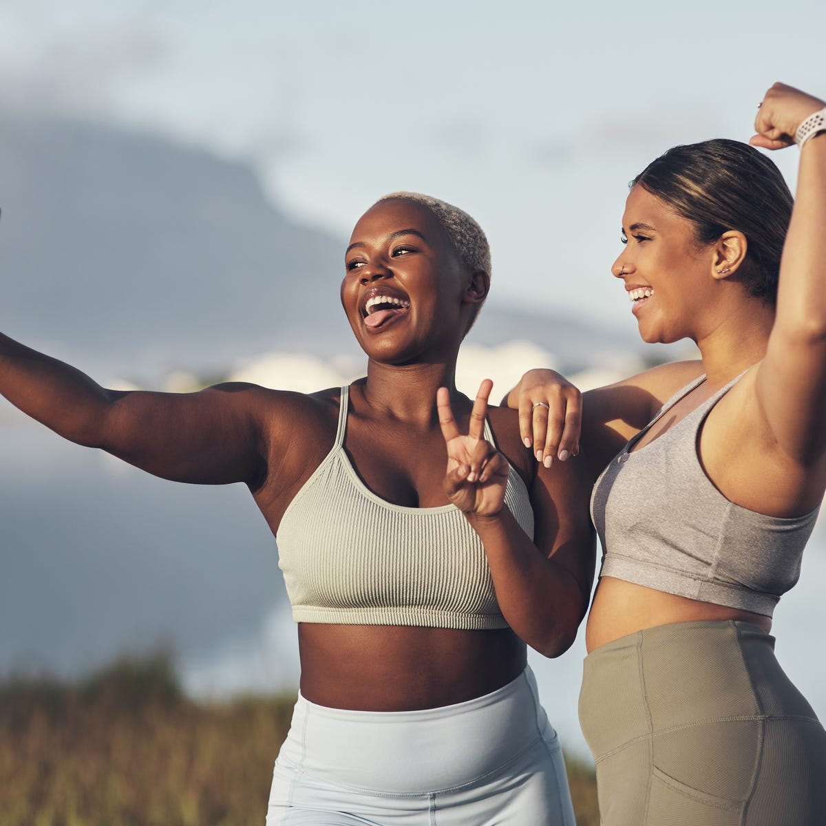 Sports bra with slogan tape