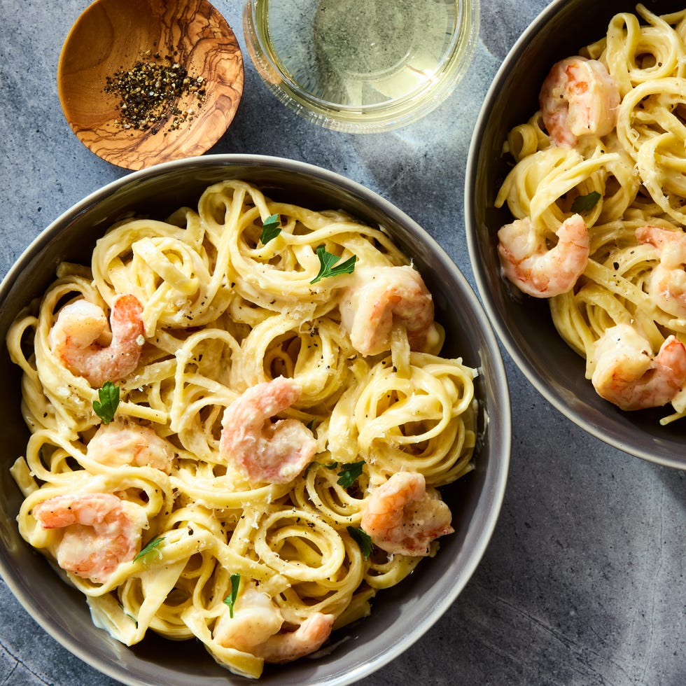 Best Shrimp Alfredo Fettuccine Recipe - How to Make Shrimp Fettuccine ...