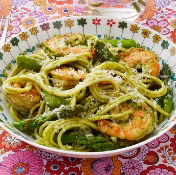 shrimp pesto pasta with asparagus
