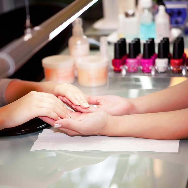 6 Signs You Should Walk Out Of A Nail Salon ASAP