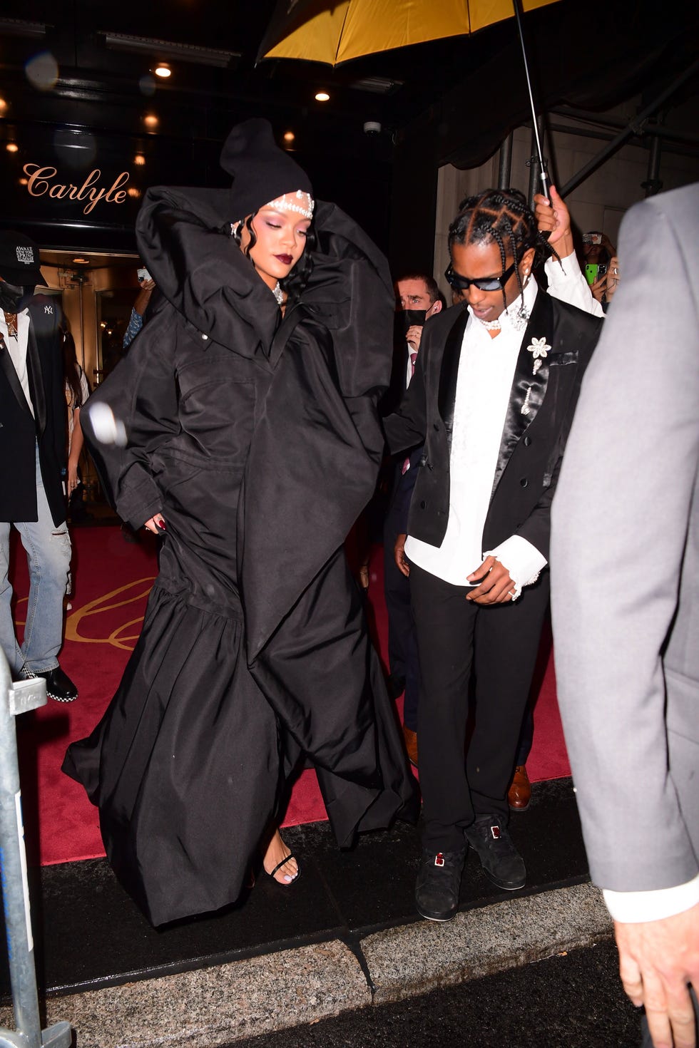 mandatory credit photo by diggzyjesalshutterstock 12443338f rihanna leaves for the met gala rihanna leaves for the met gala, new york, usa 13 sep 2021