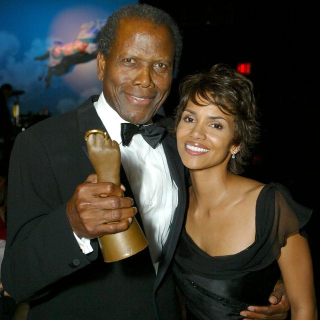 mandatory credit photo by beishutterstock 392084cx
sidney poitier and halle berry
carousel of hope ball, fundraiser for the barbara davis centre for childhood diabetes, los angeles, america   15 oct 2002