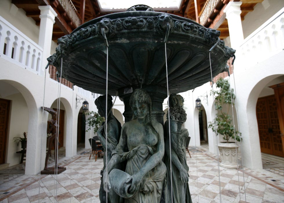Architecture, Statue, Building, Courtyard, Sculpture, House, Tourism, Vacation, Villa, Column, 