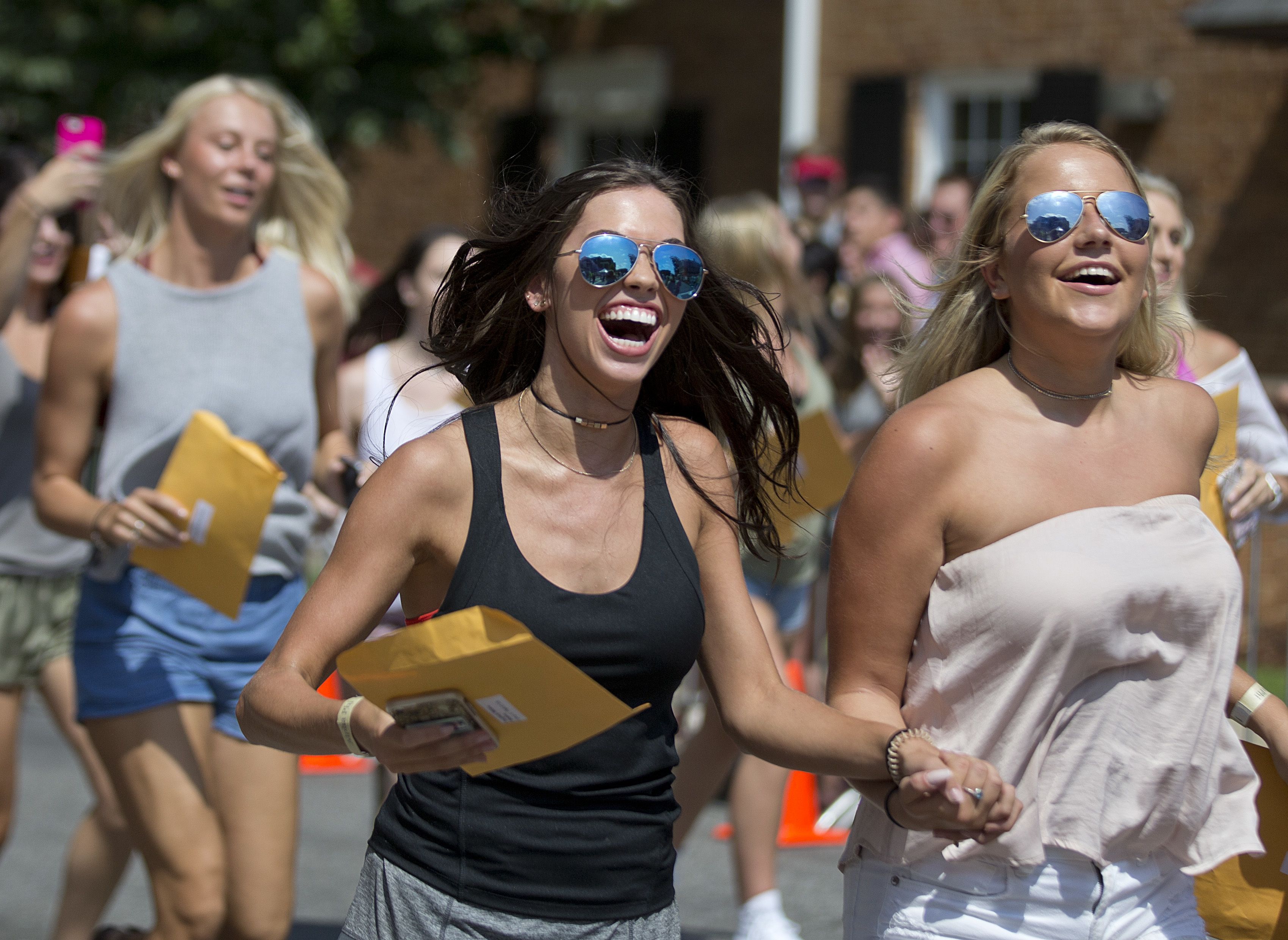 The Strange World Of Sorority Rush Consultants Paying An Expert To Get Into A Sorority