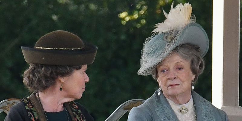 Photos of Maggie Smith On Set in the Downton Abbey Movie - Dowager ...