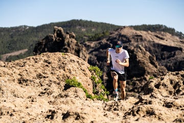 tom evans running on mountainous trails