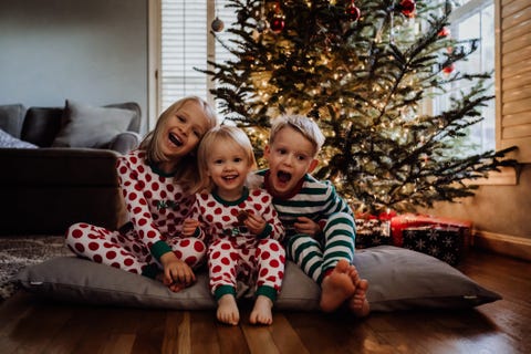 30 Best Family Christmas Card Photo Ideas - Holiday Photo Tips