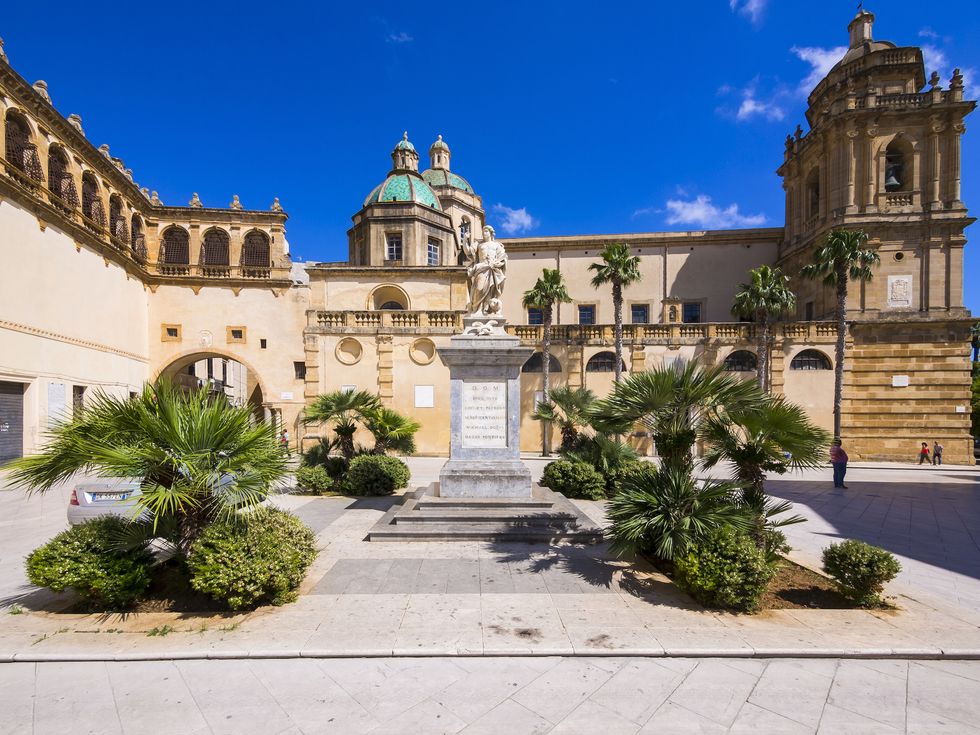 Cathedral del Santissimo Salvatore or San Vito Church, Plaza de la Repubblica, Mazara del Vallo, Province of Trapani, Sicily, Italy, Europe