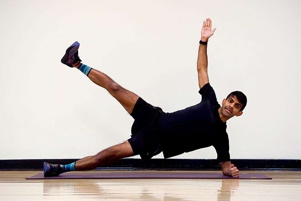 side plank with leg lift and hip dip