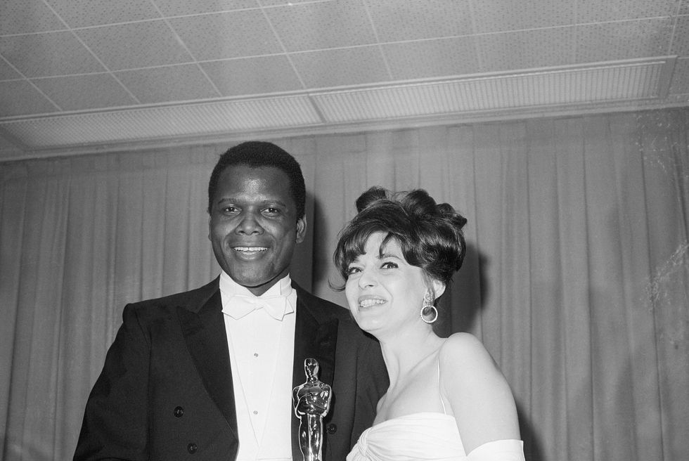 sidney poitier with anne bancroft at oscars
