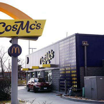 mcdonald's spinoff restaurant cosmc's opens first location in illinois