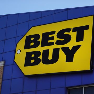 best buy 2nd quarter sales rise almost 20 percent