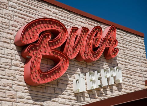 buca di beppo hosts pre game meal for everton football club