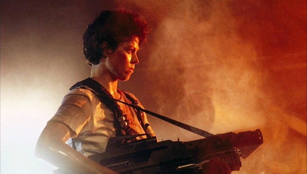 sigourney weaver, armada en aliens