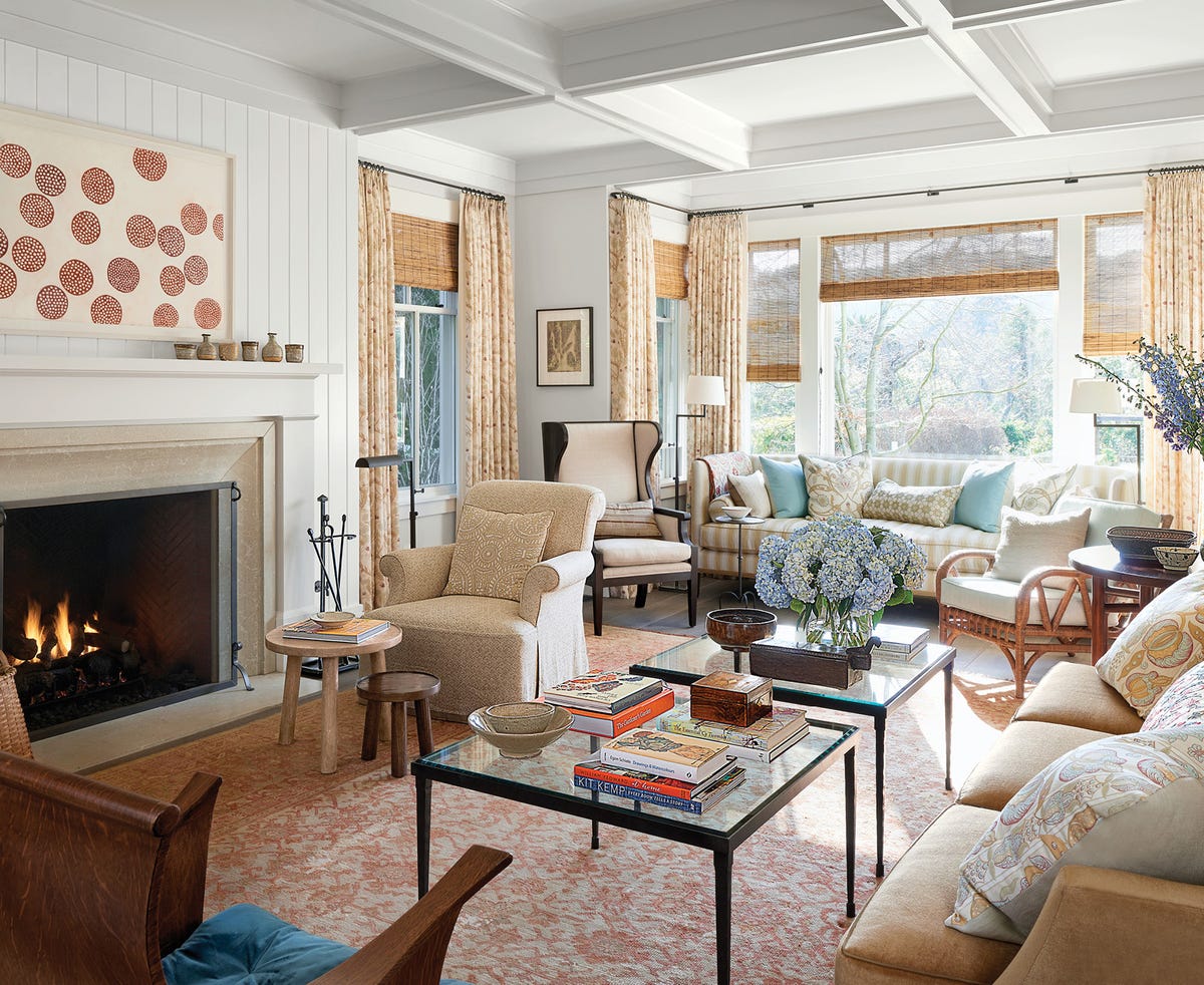 Mark D. Sikes Refreshes a Fire-Gutted Home With Picture-Perfect Rooms