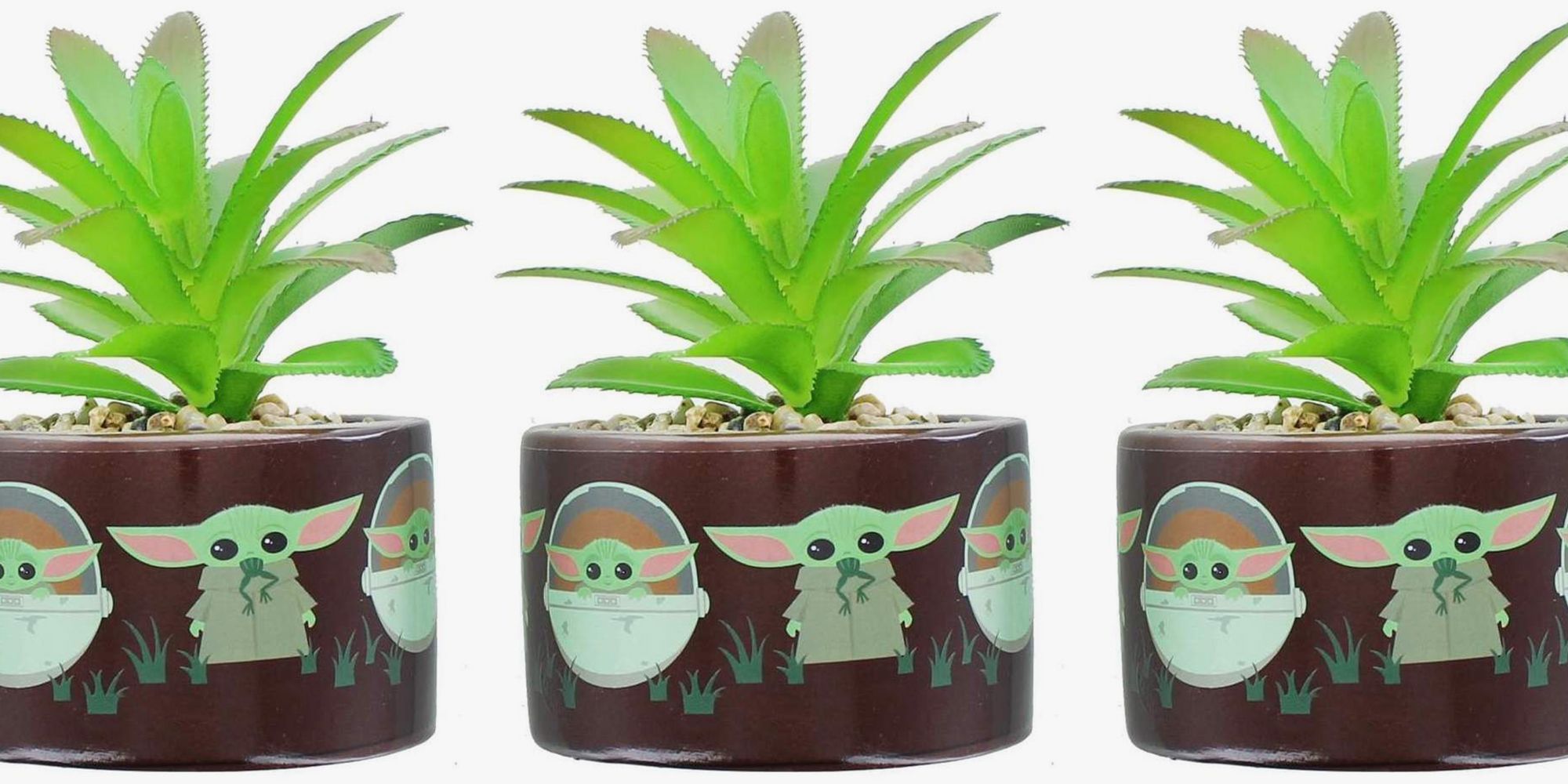 https://hips.hearstapps.com/hmg-prod/images/silver-buffalo-star-wars-the-mandalorian-baby-yoda-the-child-grogu-mini-succulent-planter-social-1620407895.jpg