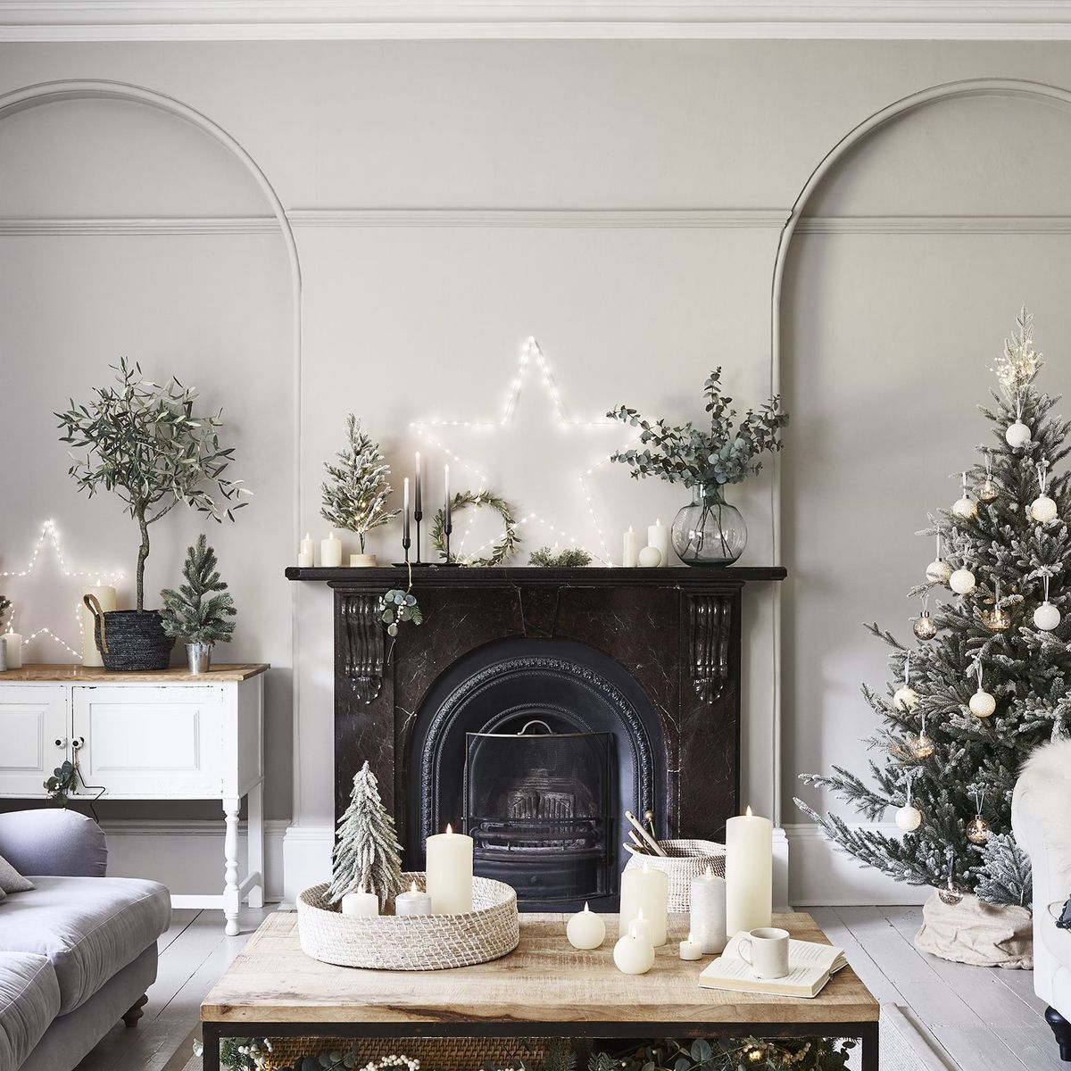 How to Decorate With Silver & White for Christmas - Sanctuary Home Decor