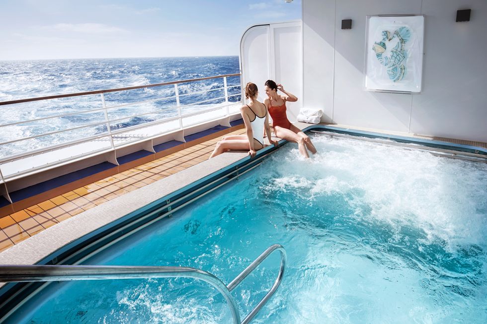 Swimming pool, Leisure, Luxury yacht, Leisure centre, Yacht, Fun, Vacation, Jacuzzi, Passenger ship, Cruise ship, 