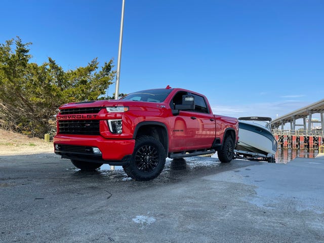 Heavy-Duty Chevy Silverado Is a Workaholic