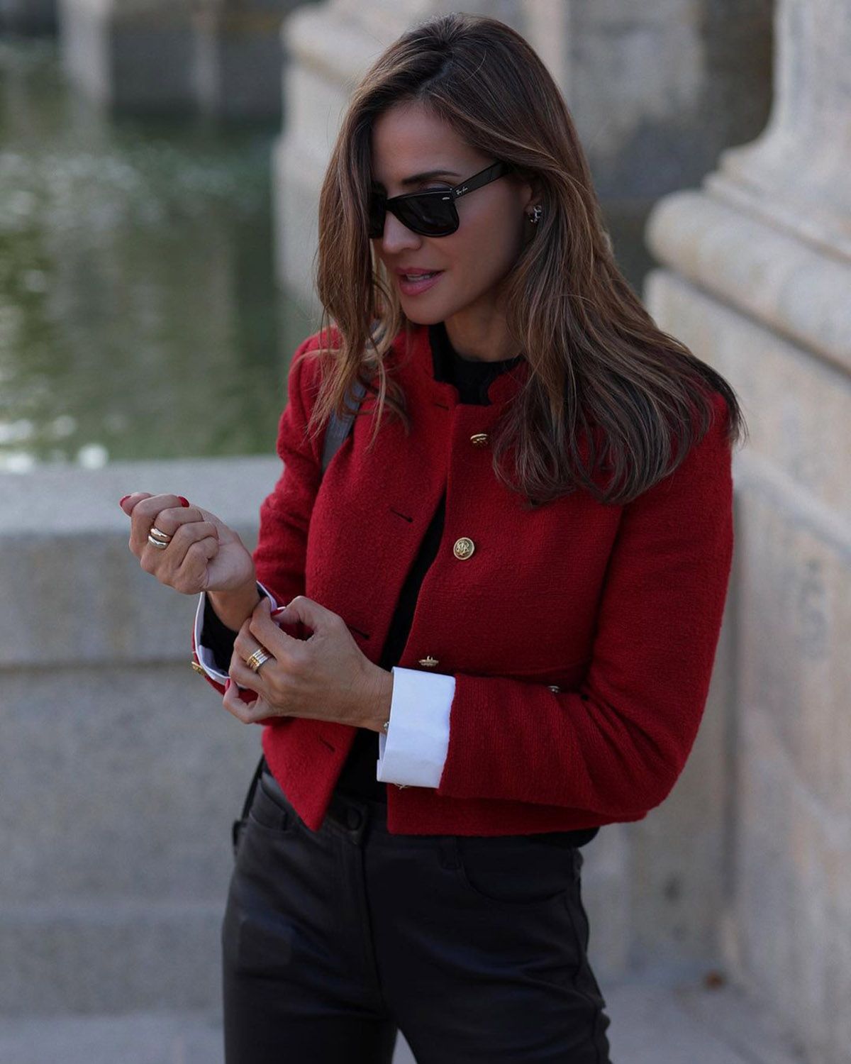 Silvia Zamora y la chaqueta corta de Zara elegante