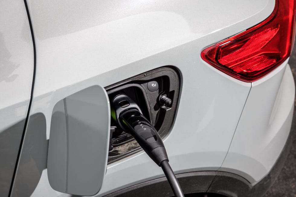 tesla universal wall connector charging a volvo xc40 recharge