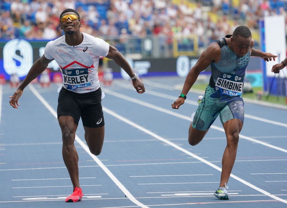 akani simbine y fred kerley cruzan la meta en la cita de la diamond league en silesia