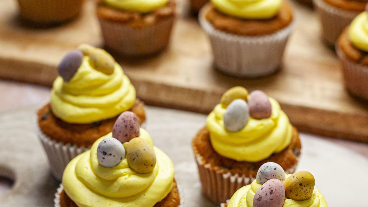 preview for Simnel Cupcakes