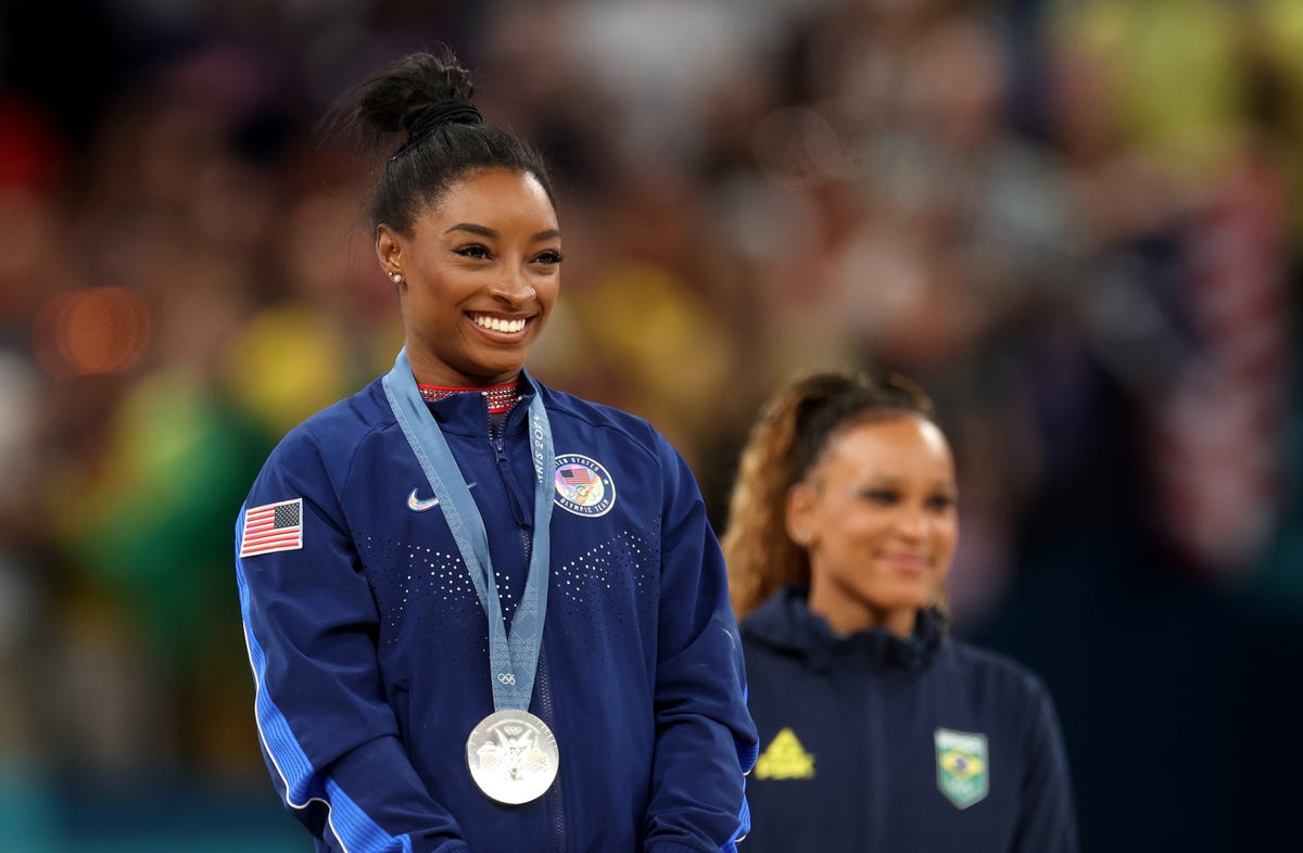 preview for Simone Biles Rising – official trailer (Netflix)