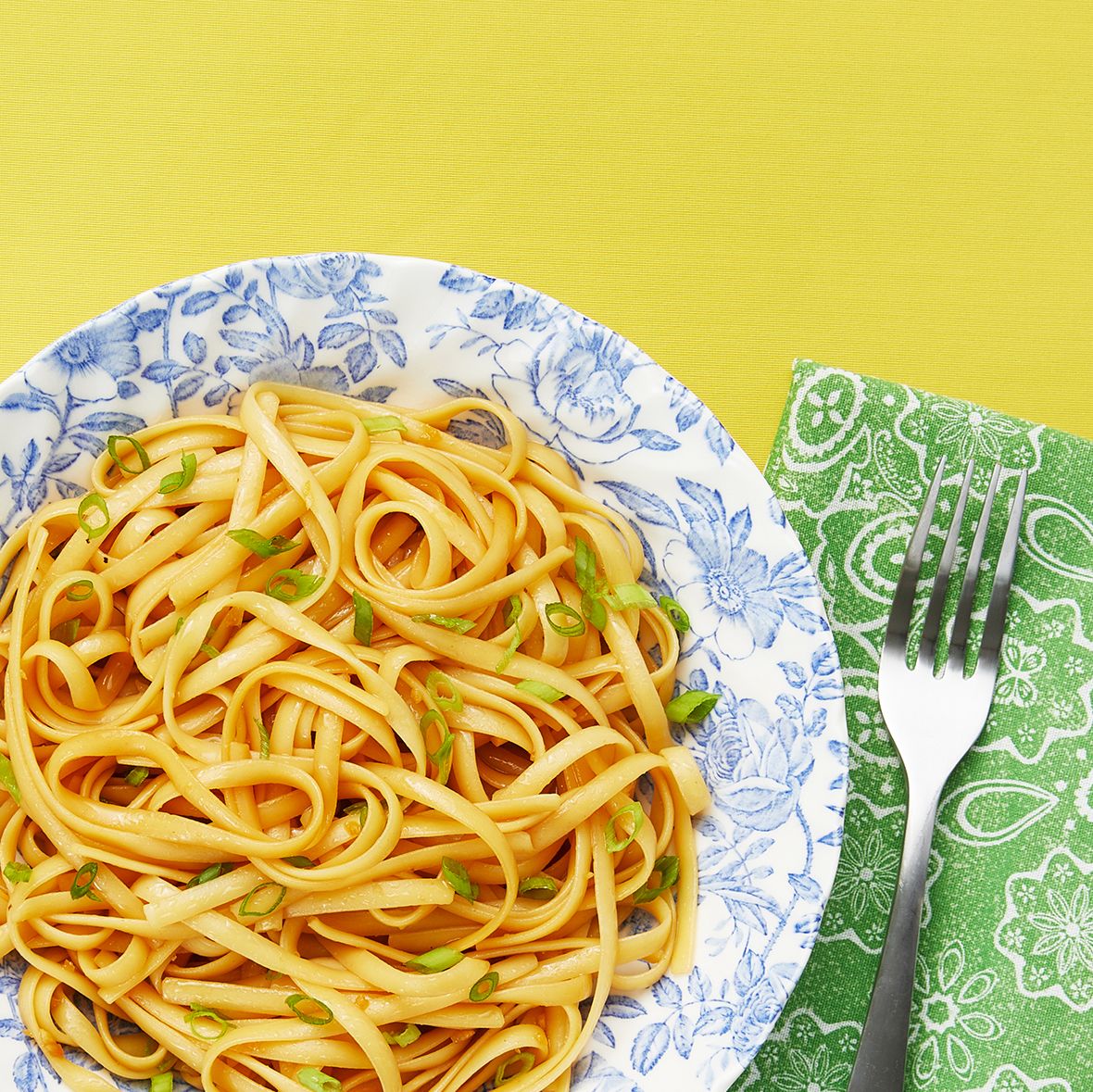 Garlic Sesame Noodles - The flavours of kitchen