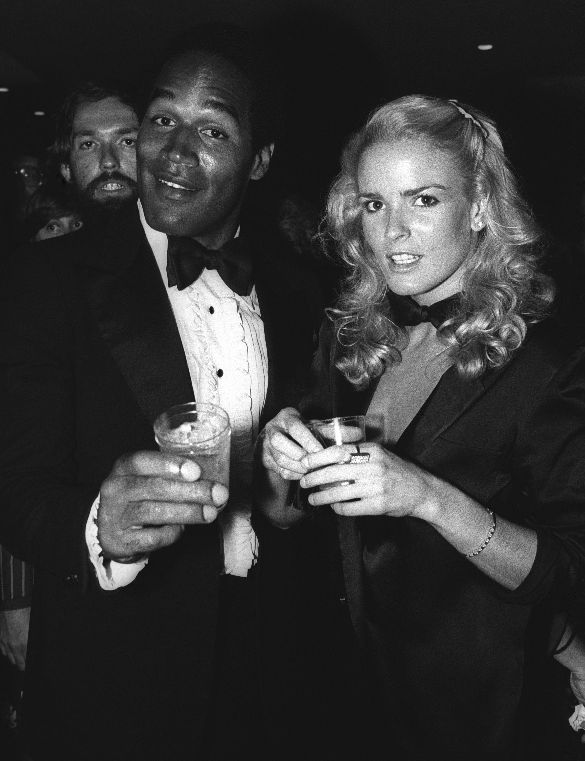 Nicole Brown Simpson The Crime Scenes Unanswered Questions - mwulutk