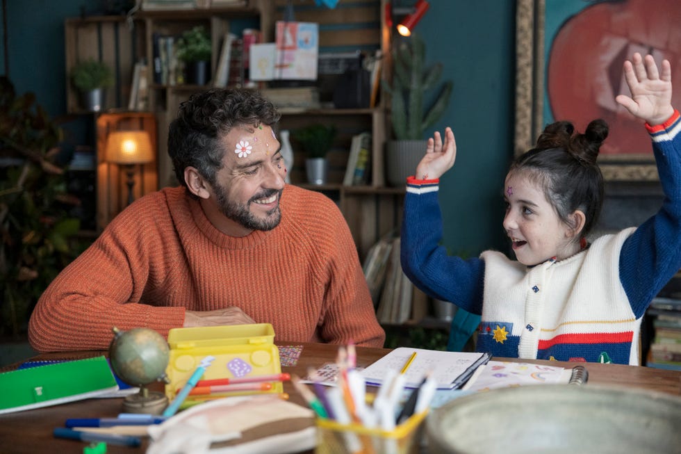 paco leon y maia zaitegi en 'sin instrucciones'
