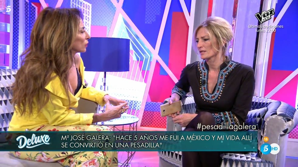 Event, Television program, Newscaster, Leisure, Fashion accessory, Performance, 