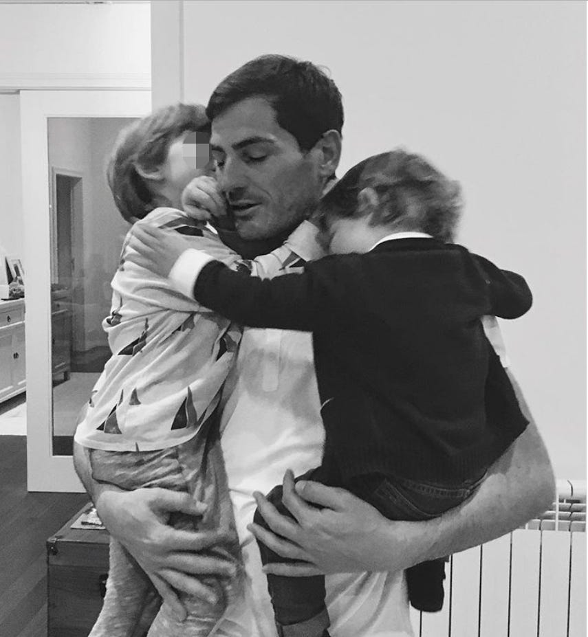 White, Photograph, Black-and-white, Hug, Snapshot, Interaction, Monochrome, Monochrome photography, Photography, Love, 