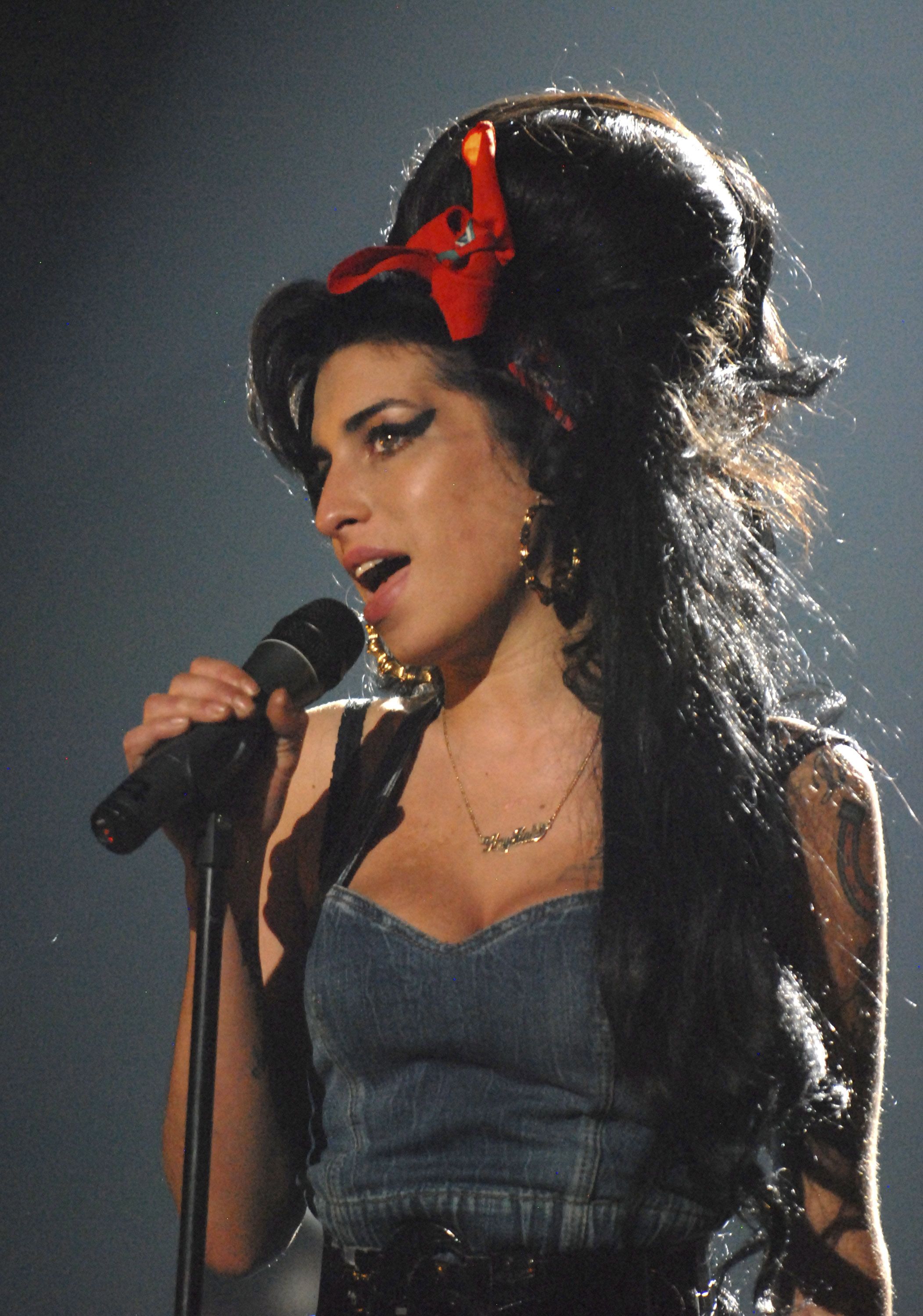 Você não sabe que devia ser o homem? Amy Winehouse - Pensador