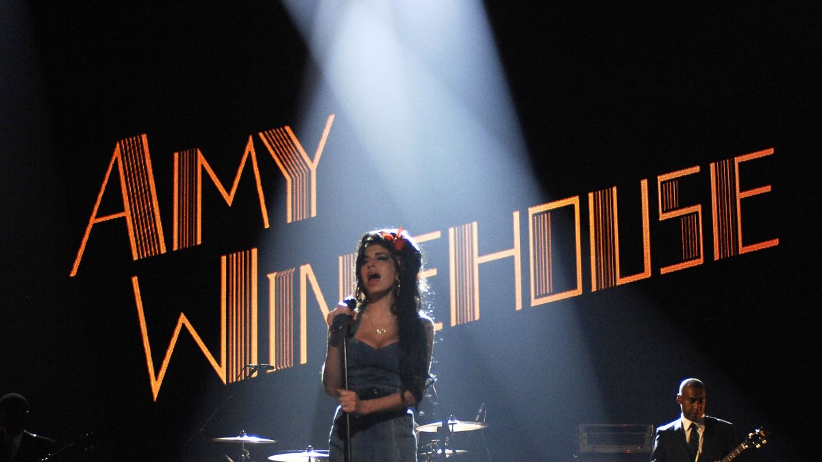 preview for Amy Winehouse, la bio in un minito