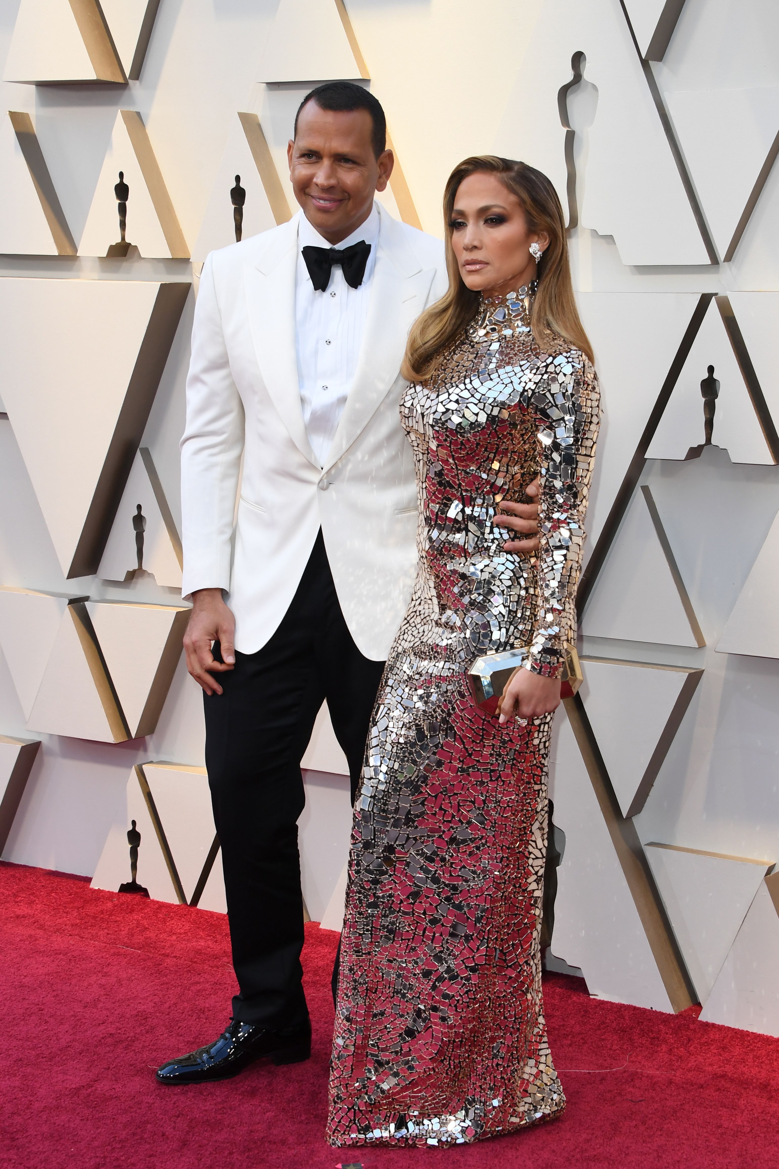 Jennifer Lopez s 2019 Oscars Red Carpet Dress Shows Off All Her Curves