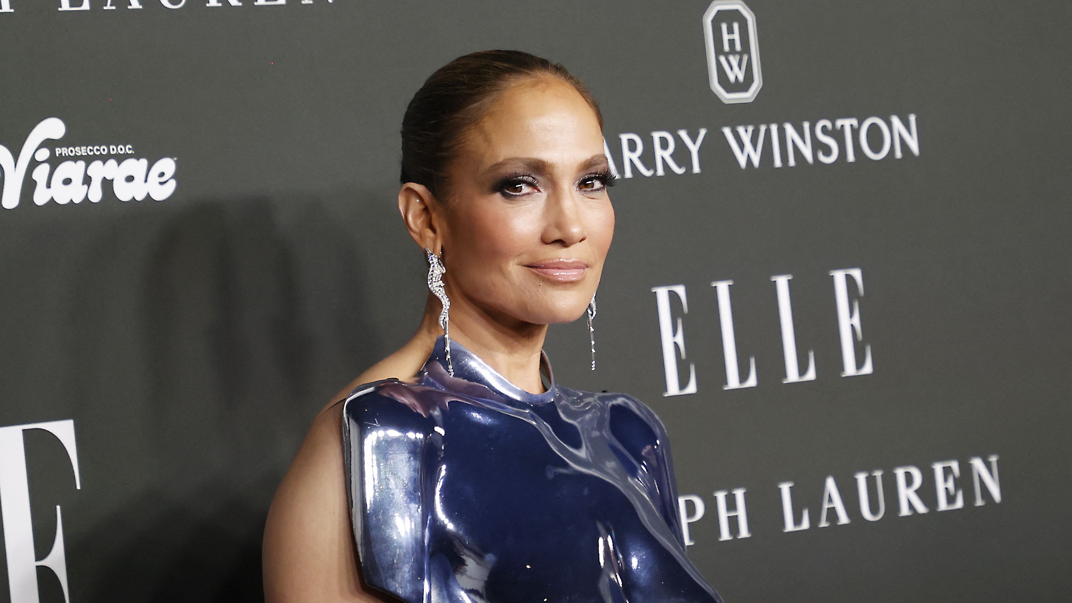 Jennifer Lopez Is White Hot in Form-Fitting Outfit on 'Idol