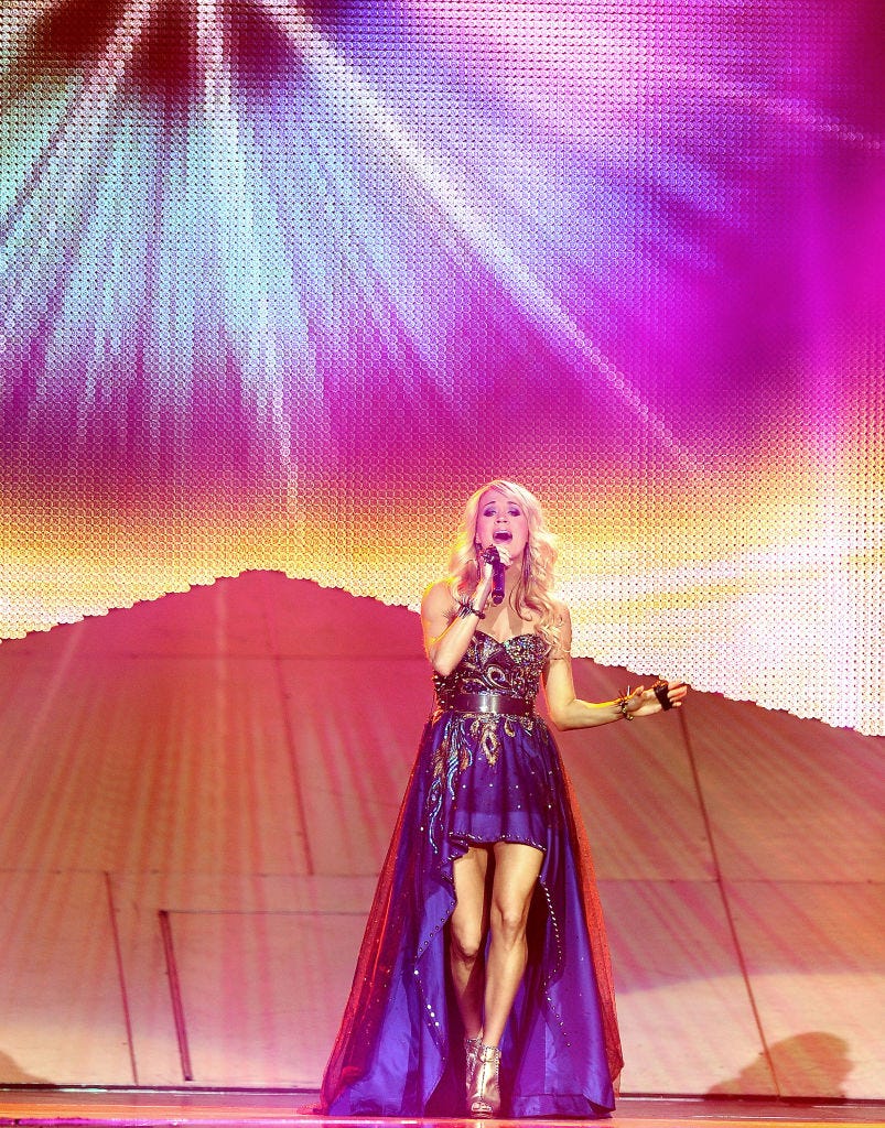 18 Amazing Photos of Carrie Underwood in Concert