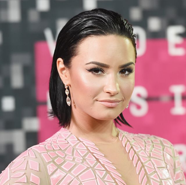 Demi Lovato at the 2015 MTV Video Music Awards - Arrivals