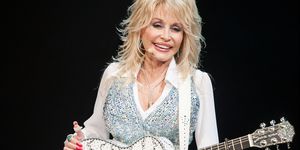 dolly parton performs at the agua caliente casino