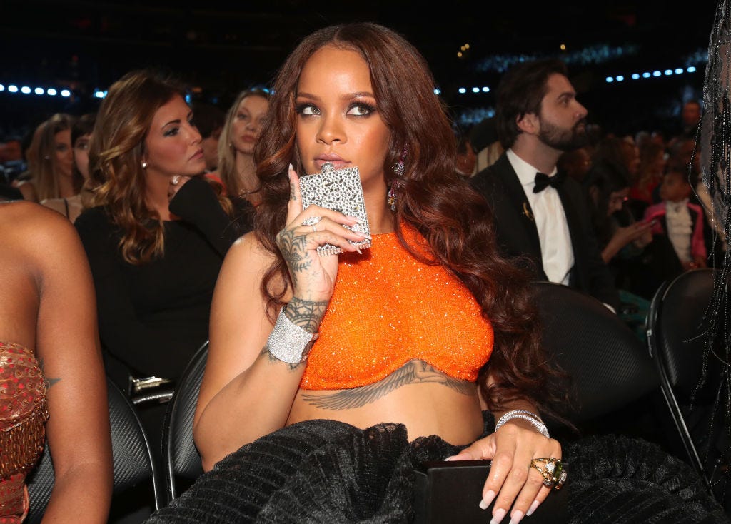 This is why Rihanna banned A-listers from using their phones during her New  York Fashion Week show