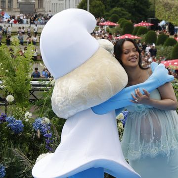写真】ヘイリー・ビーバー、約140万円のボディジュエリーだけを