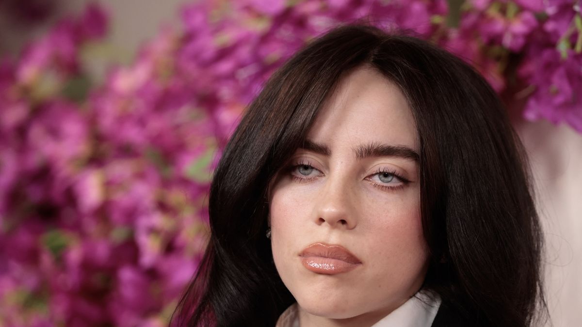 preview for How Billie Eilish Became a Worldwide Phenomenon
