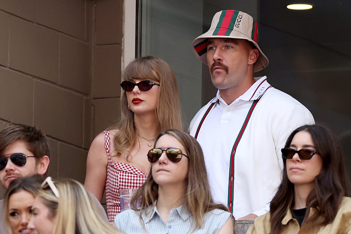 Taylor Swift wears a linen dress by Reformation to the men’s final of the US Open