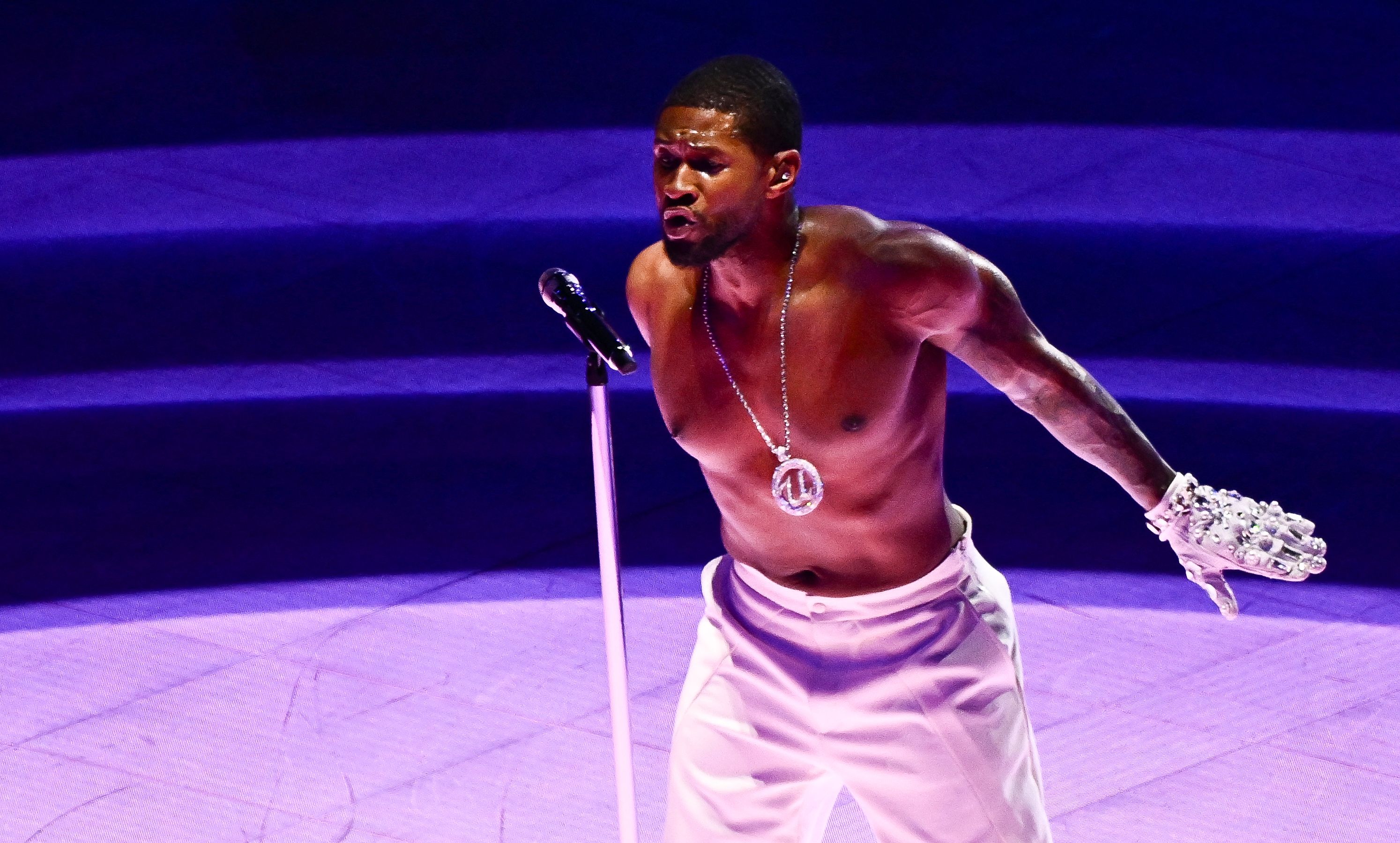 Usher, 45, Showed Off His Ripped Physique at the Super Bowl
