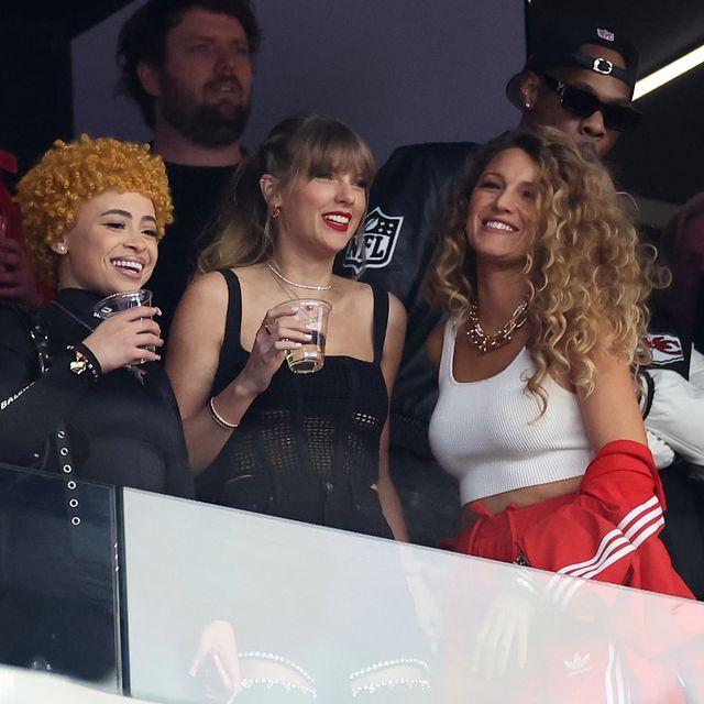 Taylor Swift Looks Chic Supporting Travis Kelce at the 2024 Super Bowl