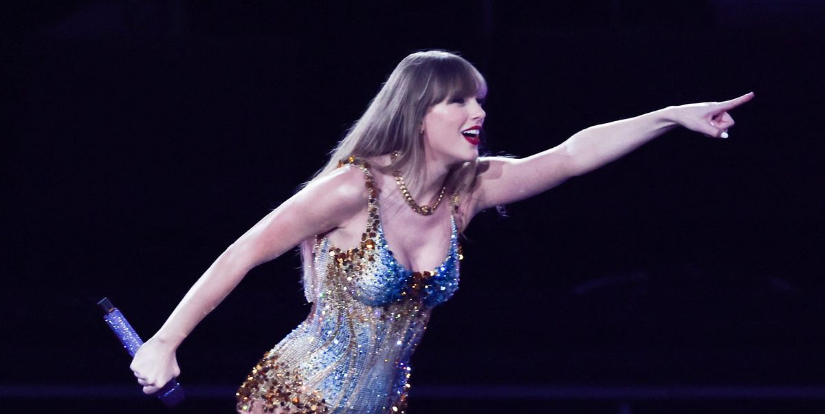 Watch Taylor Swift Point Right at Travis…