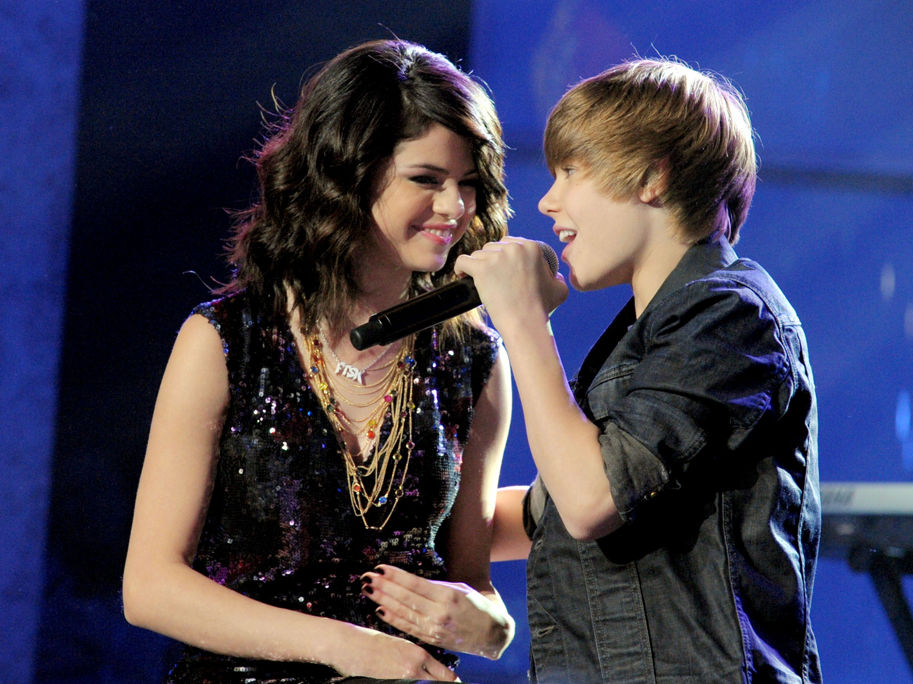 Любовь селены. Selena Gomez and Justin Bieber 2010.